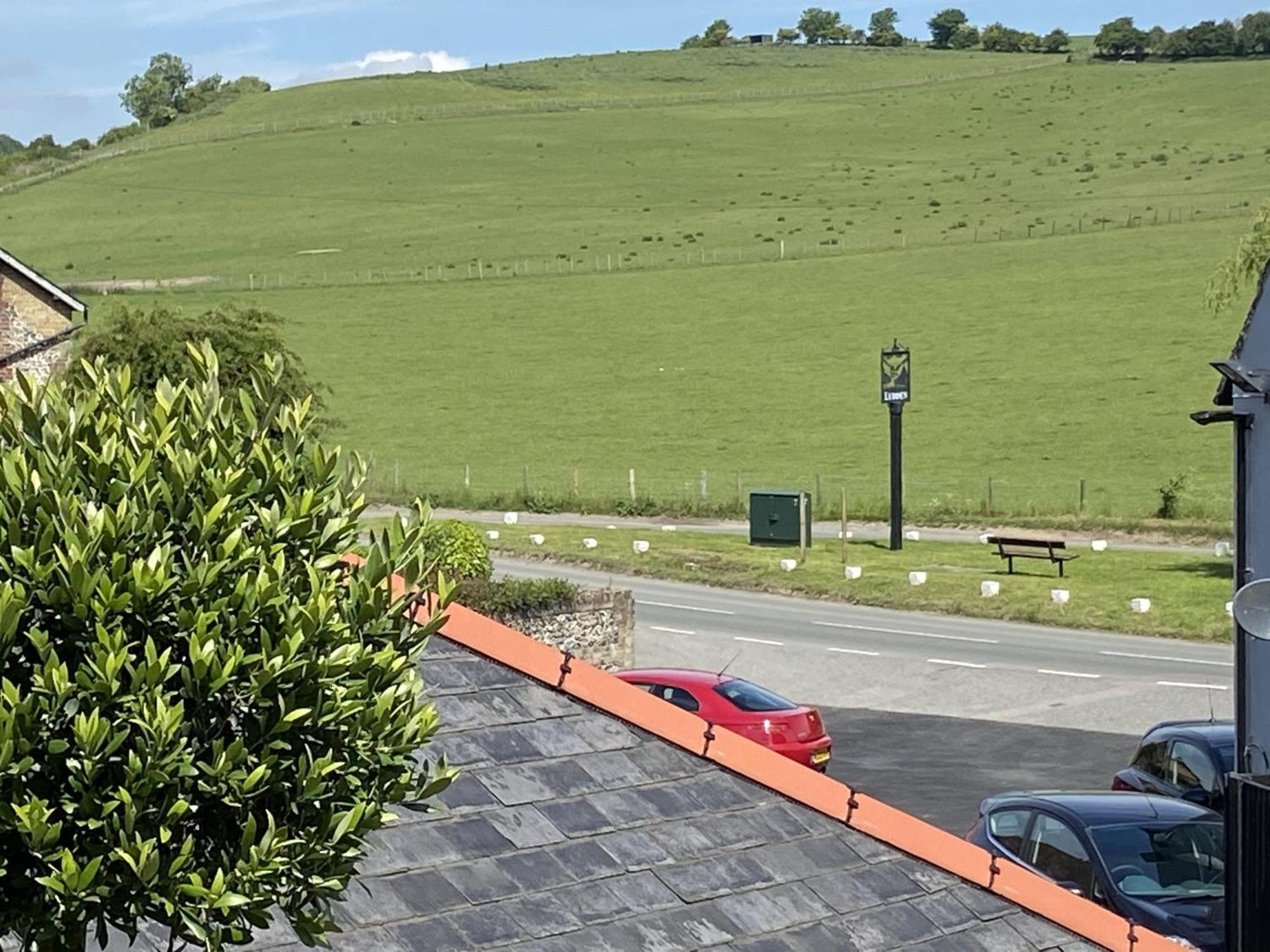 مبيت وإفطار The Lydden Bell المظهر الخارجي الصورة